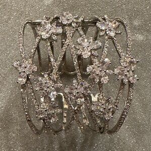 Elegant Swarovski Silver Floral Bracelet